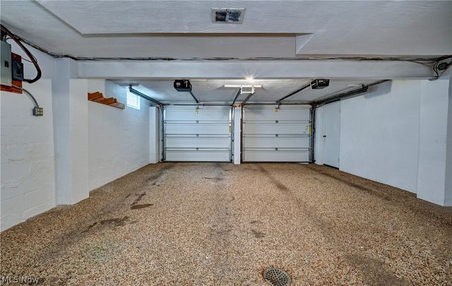 1133 Clearmount Avenue SE, North Canton, OH 44720