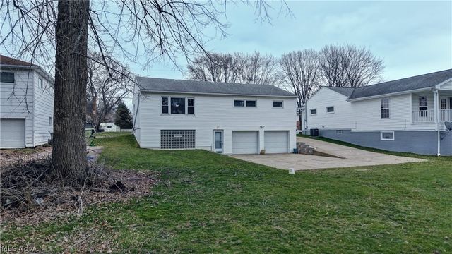 1133 Clearmount Avenue SE, North Canton, OH 44720