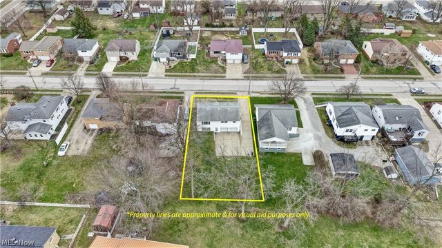 1133 Clearmount Avenue SE, North Canton, OH 44720