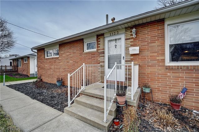 1133 Clearmount Avenue SE, North Canton, OH 44720
