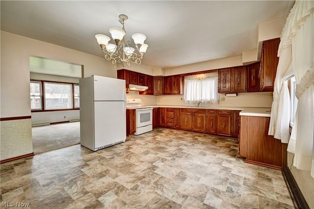 1133 Clearmount Avenue SE, North Canton, OH 44720