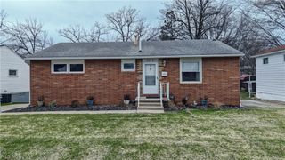 1133 Clearmount Avenue SE, North Canton, OH 44720