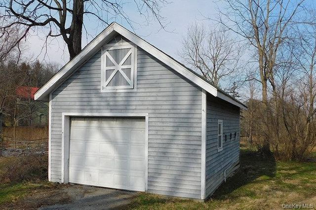 853 Salt Point Turnpike, Poughkeepsie, NY 12601