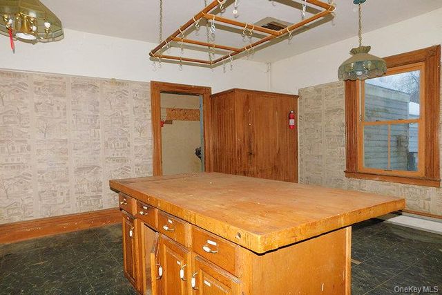 853 Salt Point Turnpike, Poughkeepsie, NY 12601