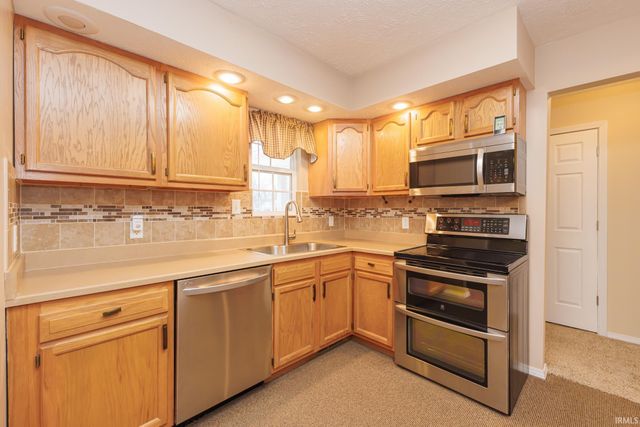 6600 W Jones Road, Muncie, IN 47302