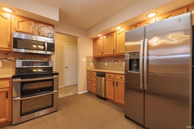 6600 W Jones Road, Muncie, IN 47302