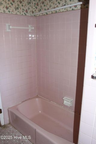 80 N Elmhurst Street, Clarkton, NC 28433