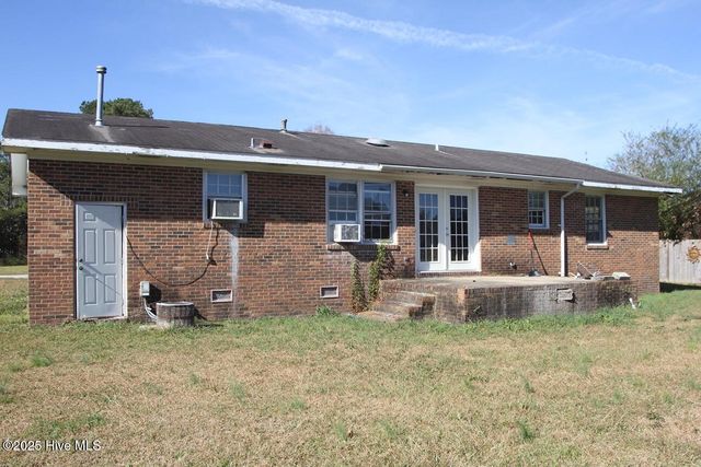 80 N Elmhurst Street, Clarkton, NC 28433