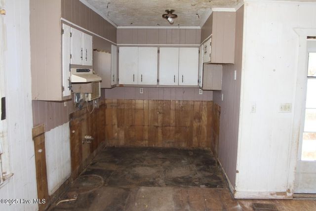 80 N Elmhurst Street, Clarkton, NC 28433