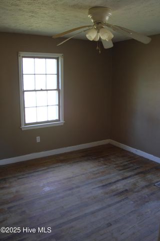 80 N Elmhurst Street, Clarkton, NC 28433