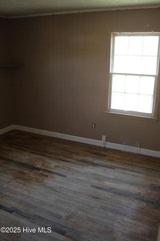 80 N Elmhurst Street, Clarkton, NC 28433