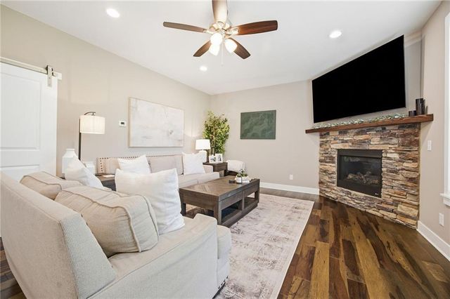 23152 W 126 Street, Olathe, KS 66061