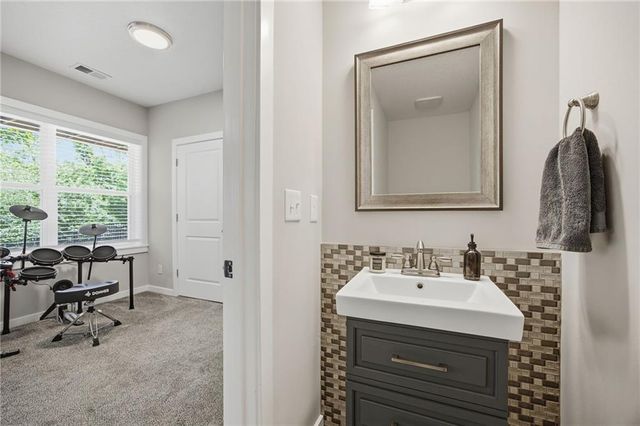 23152 W 126 Street, Olathe, KS 66061