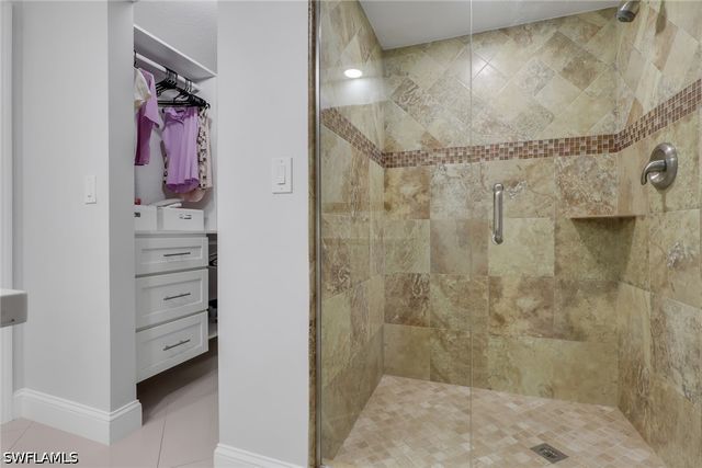 9580 Victoria LN 104, Naples, FL 34109