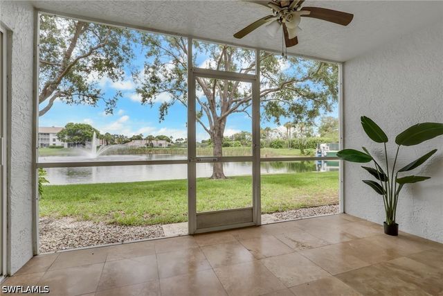 9580 Victoria LN 104, Naples, FL 34109