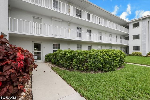 9580 Victoria LN 104, Naples, FL 34109