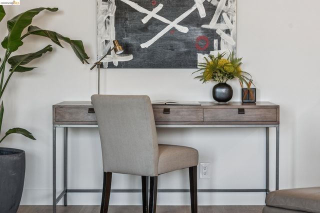 330 Vernon St 301, Oakland, CA 94610