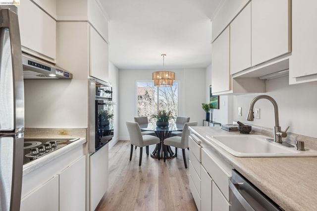 330 Vernon St 301, Oakland, CA 94610