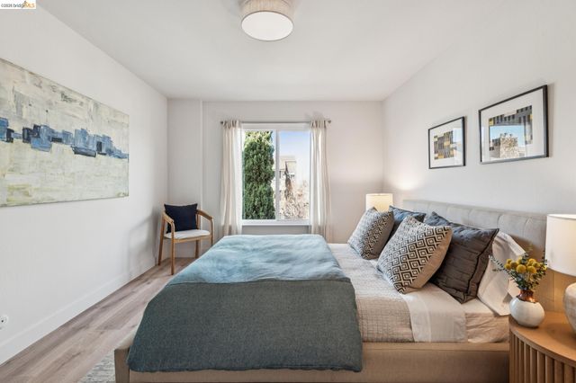 330 Vernon St 301, Oakland, CA 94610