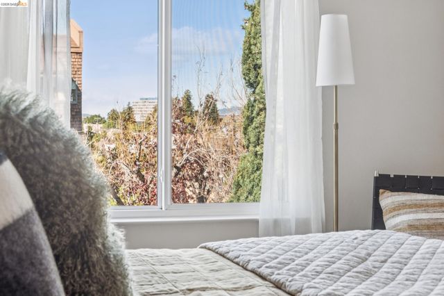 330 Vernon St 301, Oakland, CA 94610