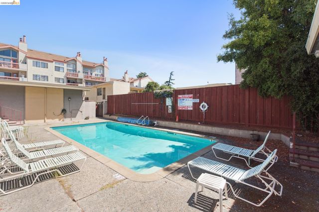 330 Vernon St 301, Oakland, CA 94610