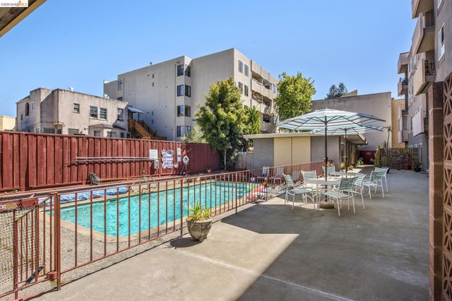 330 Vernon St 301, Oakland, CA 94610