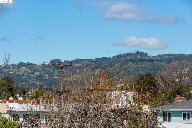 330 Vernon St 301, Oakland, CA 94610