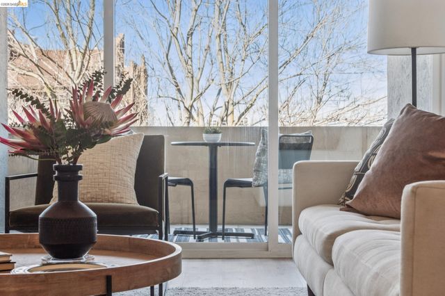 330 Vernon St 301, Oakland, CA 94610