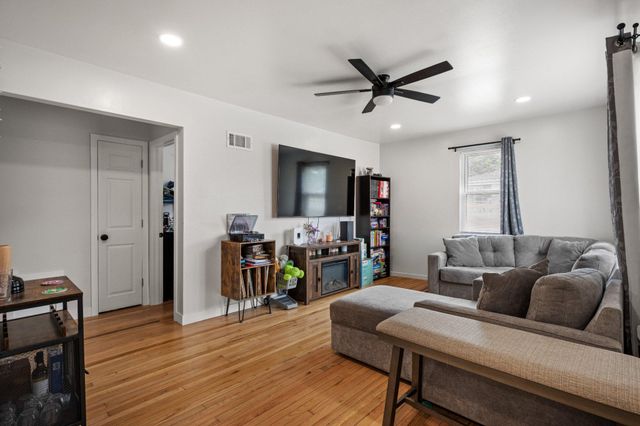 338 LIBERTY AVE, Mount Ephraim, NJ 08059