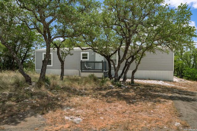 916 private road 2532, Mico, TX 78056