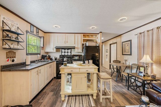 916 private road 2532, Mico, TX 78056