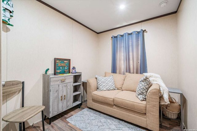 916 private road 2532, Mico, TX 78056