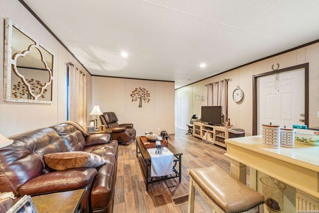 916 private road 2532, Mico, TX 78056