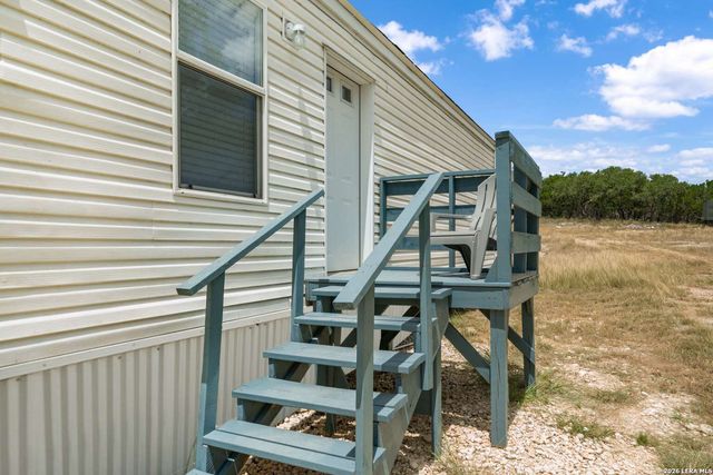 916 private road 2532, Mico, TX 78056