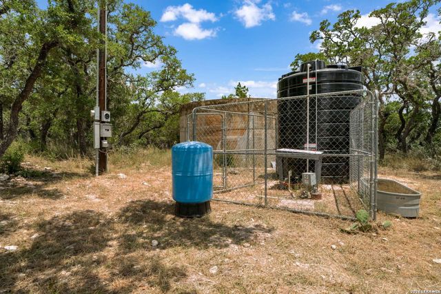 916 private road 2532, Mico, TX 78056