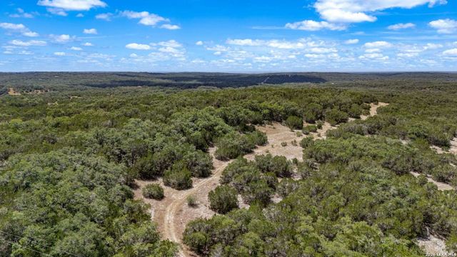 916 private road 2532, Mico, TX 78056