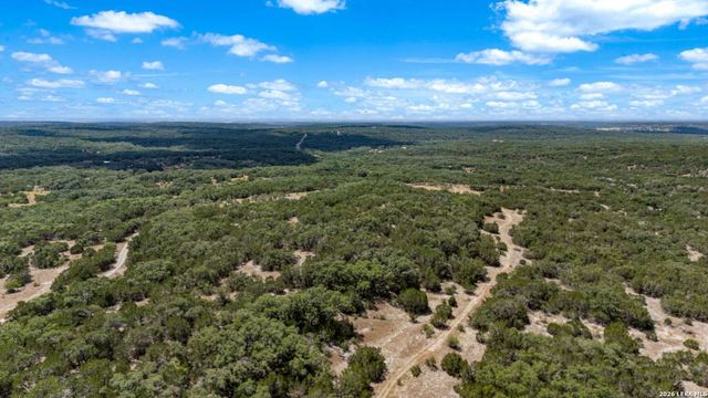 916 private road 2532, Mico, TX 78056