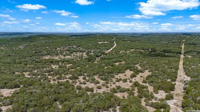 916 private road 2532, Mico, TX 78056