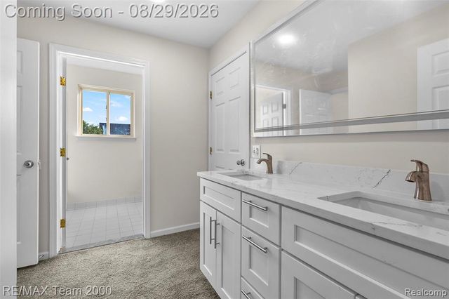 30003 Huron Meadows Drive, Rockwood, MI 48173