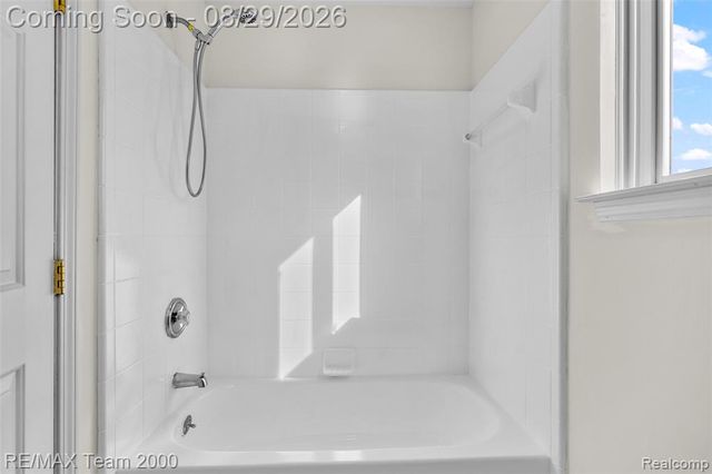30003 Huron Meadows Drive, Rockwood, MI 48173
