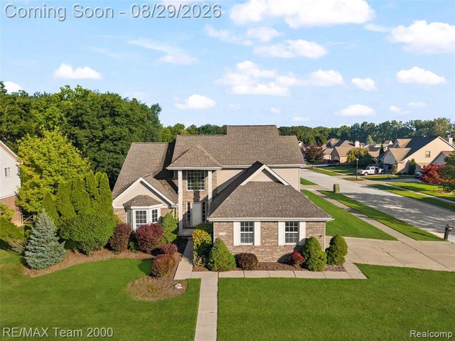 30003 Huron Meadows Drive, Rockwood, MI 48173