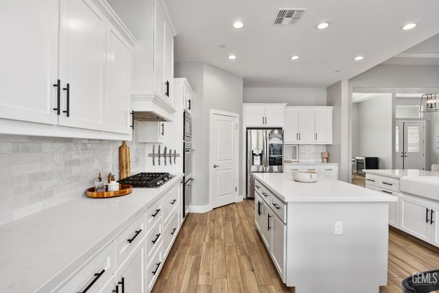 16612 Bellewood Place, Bakersfield, CA 93314