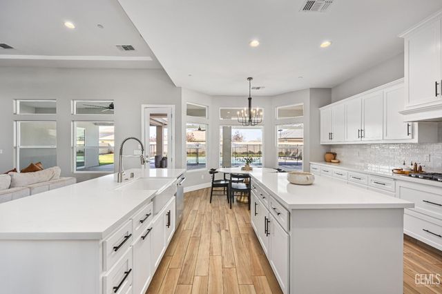 16612 Bellewood Place, Bakersfield, CA 93314