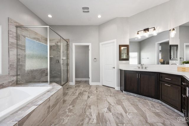 16612 Bellewood Place, Bakersfield, CA 93314