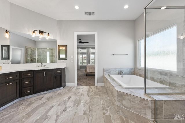 16612 Bellewood Place, Bakersfield, CA 93314