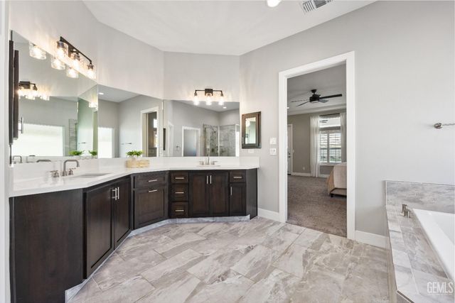 16612 Bellewood Place, Bakersfield, CA 93314