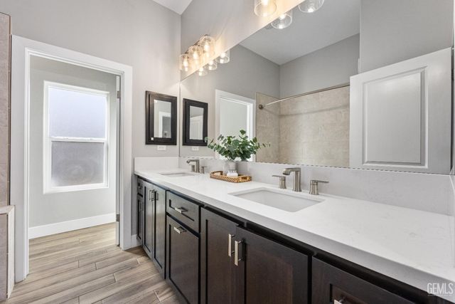 16612 Bellewood Place, Bakersfield, CA 93314