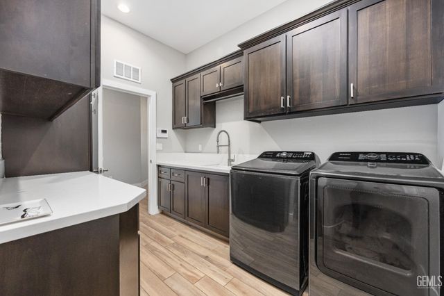 16612 Bellewood Place, Bakersfield, CA 93314