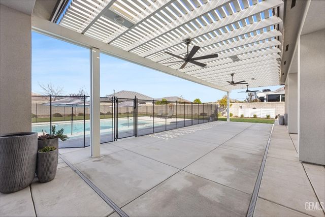 16612 Bellewood Place, Bakersfield, CA 93314