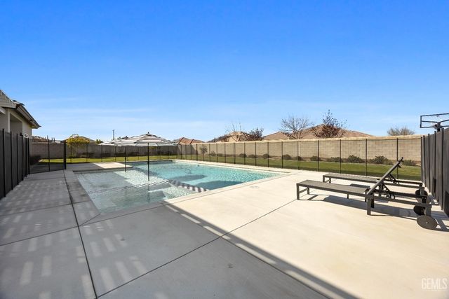 16612 Bellewood Place, Bakersfield, CA 93314